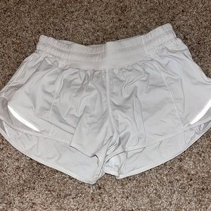lululemon size 4 white hotty hot shorts